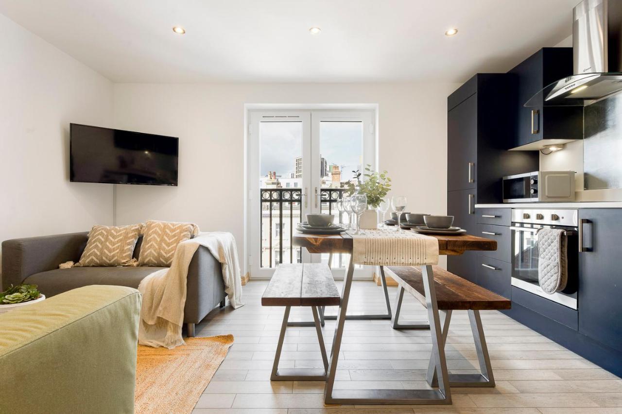 Spacious, Newly Renovated, Three Bedroom Town Centre Duplex Apartment With Free Parking, Sleeps Seven - Walking Distance To Beach ボーンマス エクステリア 写真